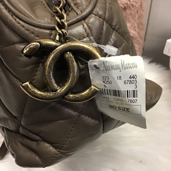 CHANEL Edinburgh Castle Rock Bowling Bag - Picture 5 of 12